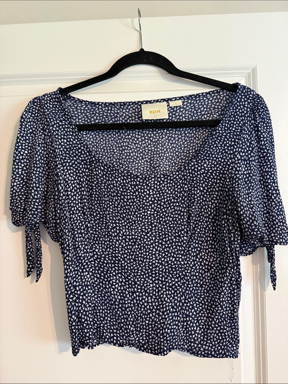 Maeve Navy and White Printed Tie-Sleeve Crop Top